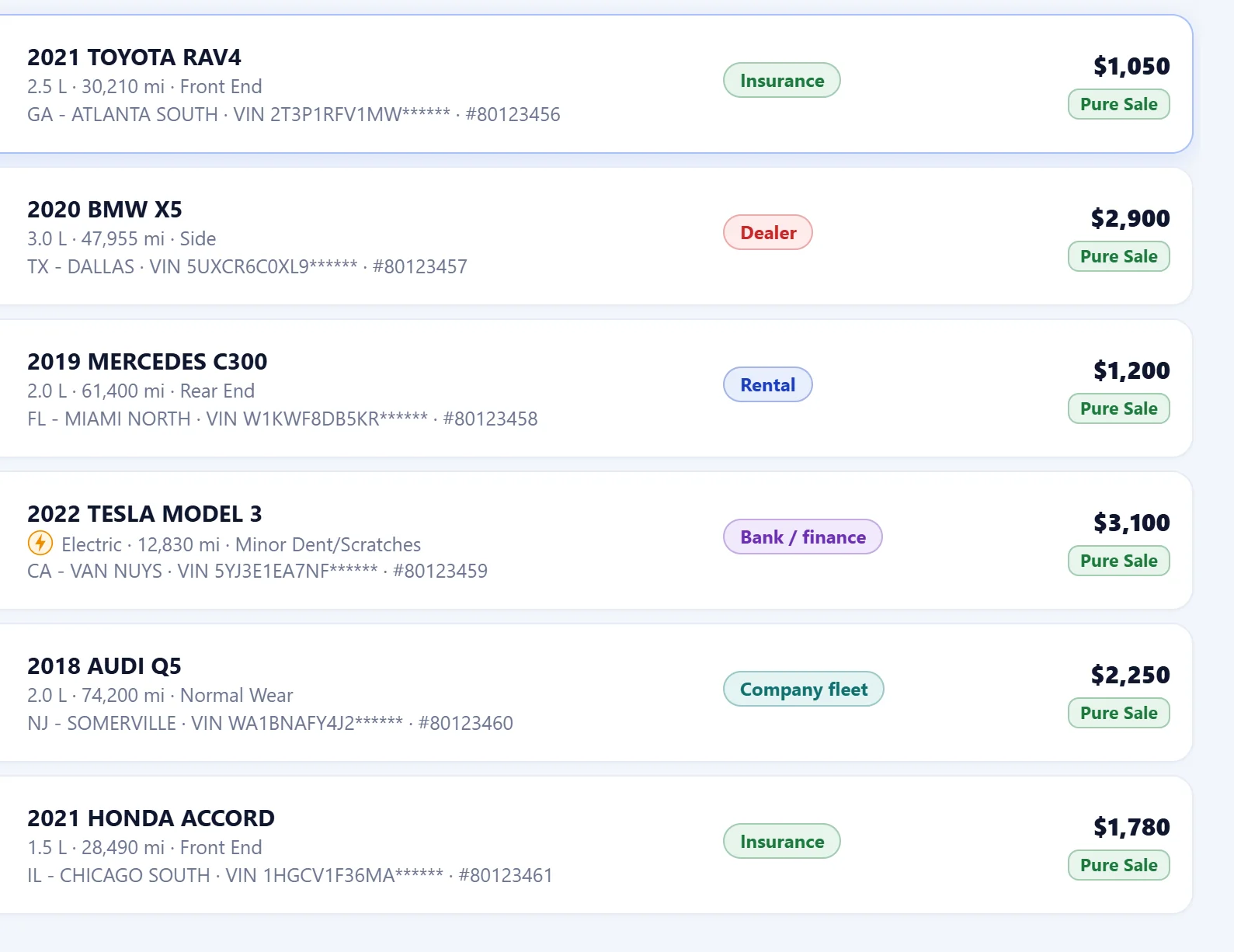 Smart Search nəticələri: hərrac sırası ilə günün lotları, avtomobil, satıcı nişanı və cari təklif ilə.